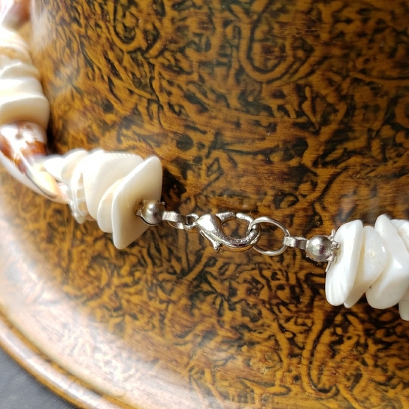 Natural Shell Necklace/choker Length - Picture 4 of 6